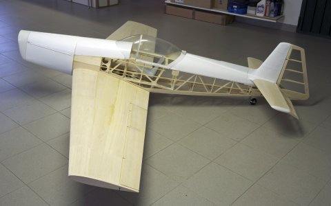 Zlín 326 / 526 — 3